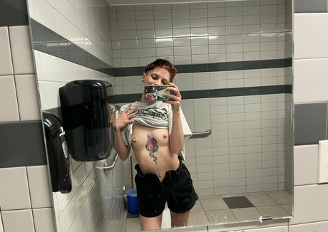 ryan rainn schauspielerin nackt bilder