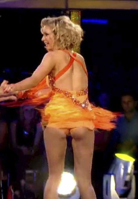 Rachel Riley kunst nackte bild