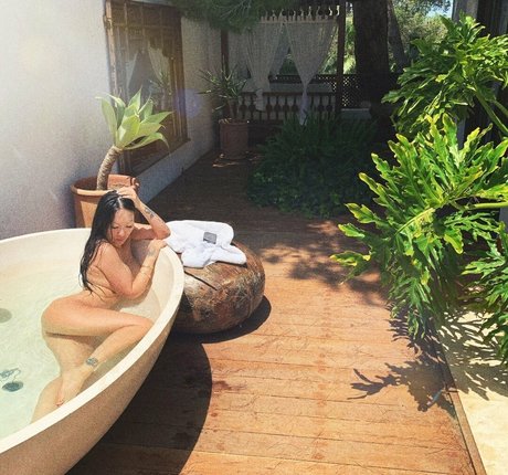 asaakira schauspielerin erwachsene fotos