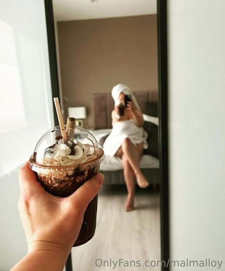 malmalloy erotische nackte archiv