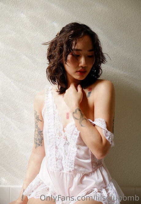 lilsojubomb top akt bild