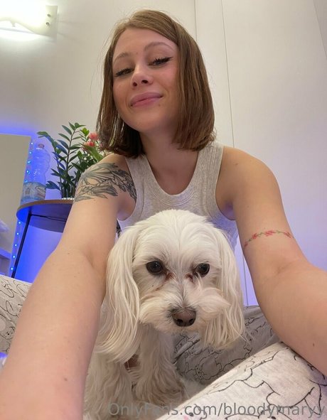 bloodymaryy schöne nackt fotos