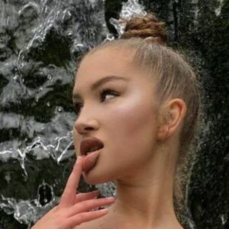 Nika Arven hübsche perfekte foto