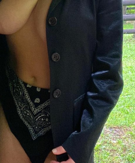 Nika Arven xxx bilder