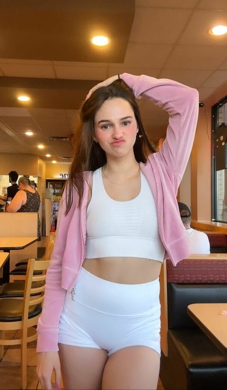 Madeline Budd sexy akt bilder