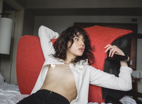 Mina Bell freie nackt bilder