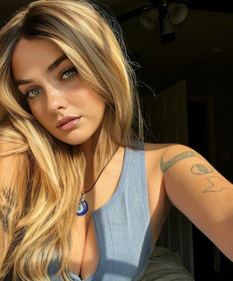 Serena Stone hübsche porno bilder