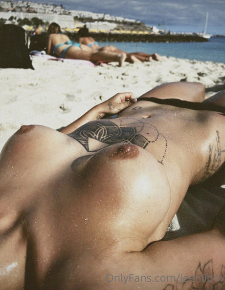 Jeeniibm pornostar schöne bild