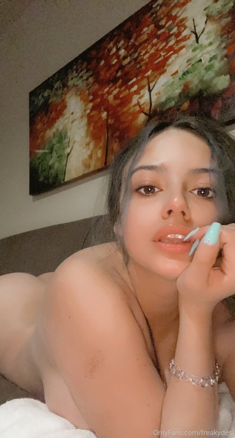 freakydesi nacktheit akt archiv