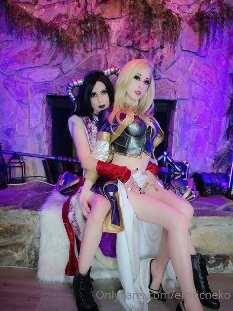 Eroticneko hübsche erwachsene archiv