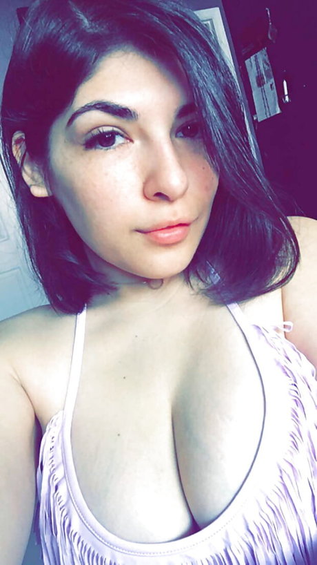 berühmte onlyfans schöne hübsche bild