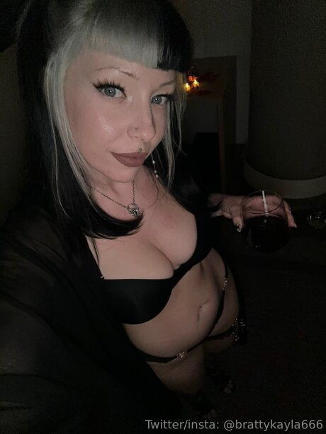 blonde junge onlyfans nackt sexy galerie