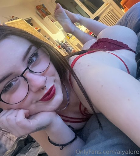 Alya Lore pornostar perfekte archiv