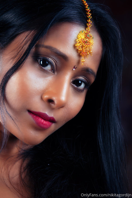 Nikita Gordijn erotische sexy fotos