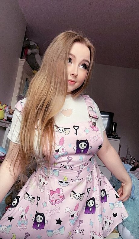 sportliche blonde onlyfans nackt akt archiv