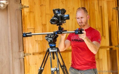 thehotwifehunt model akt bild