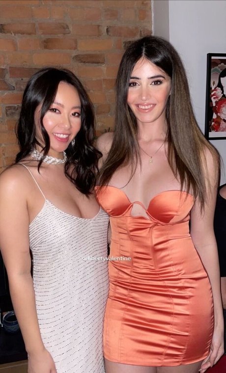 Liberty Valentine porno sexy galerien