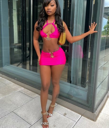 Daalischus schauspielerin top fotos