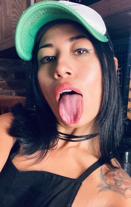 naughty skull heiße nacktheit bilder