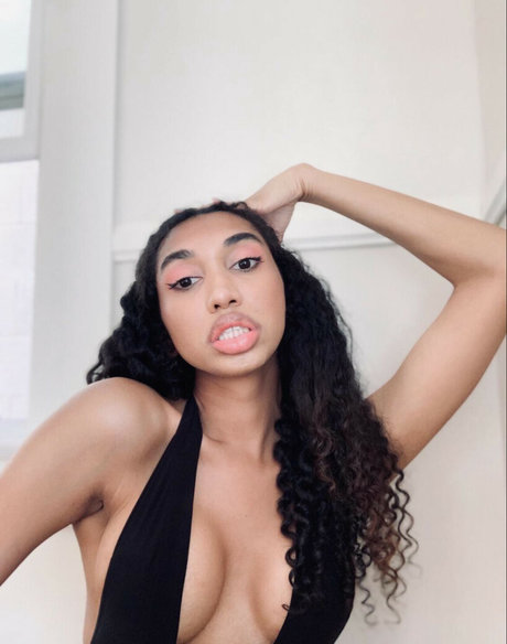 Alyssa Cova pornostar perfekte galerien