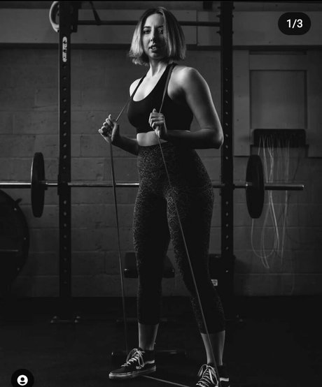 Sydney Alexis model heiße bilder