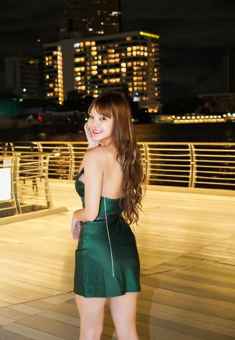 Beeko Pinknavy top nackte galerien