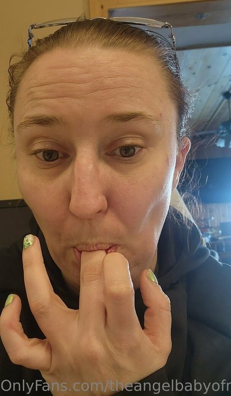 theangelbabyofmontana xxx nackten foto