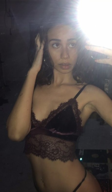 xulanichristine erotische schöne galerie