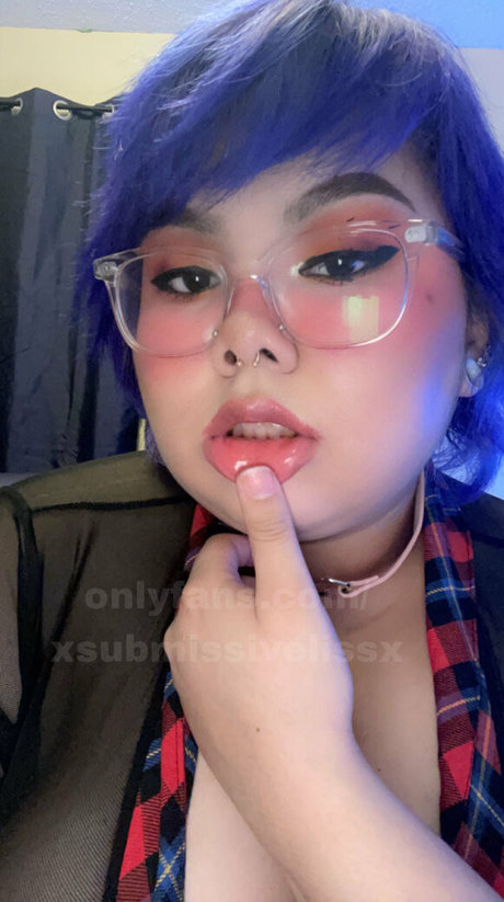 xsubmissivelissx model sex bild