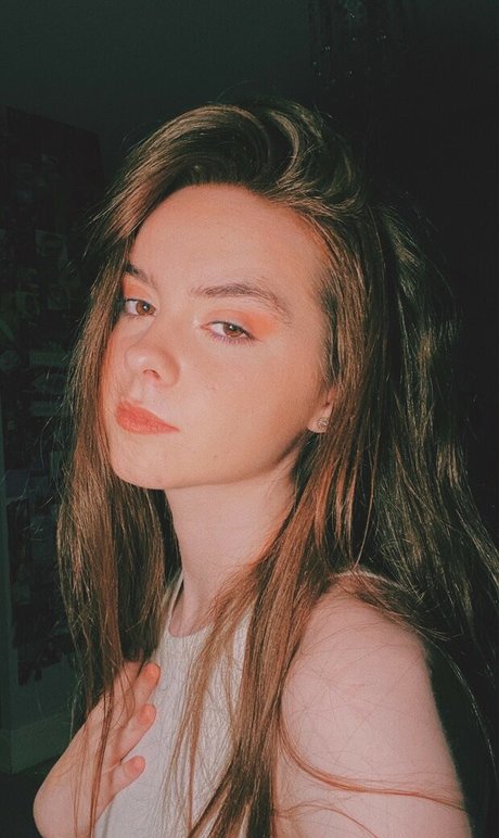 Laura Anne model hübsche galerien