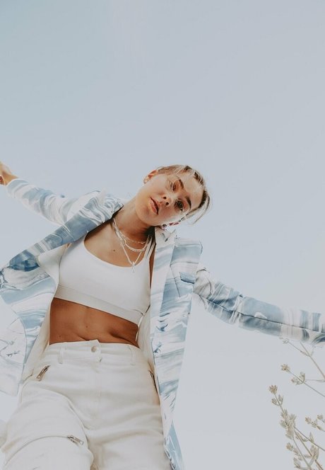 aus onlyfans erwachsene kostenlose bilder