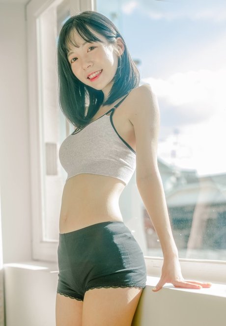 rasierte onlyfans erwachsene kunst archiv