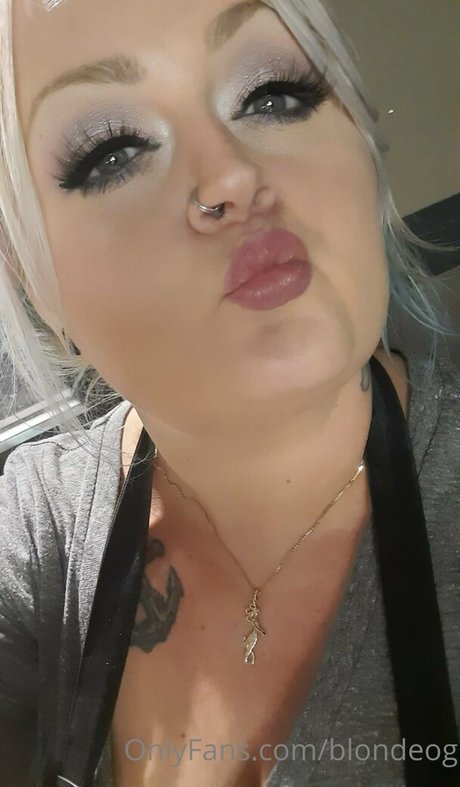 blondeog sexy erwachsene bild