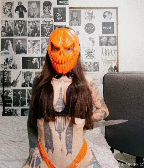 pitmagrinfree model nackt bilder