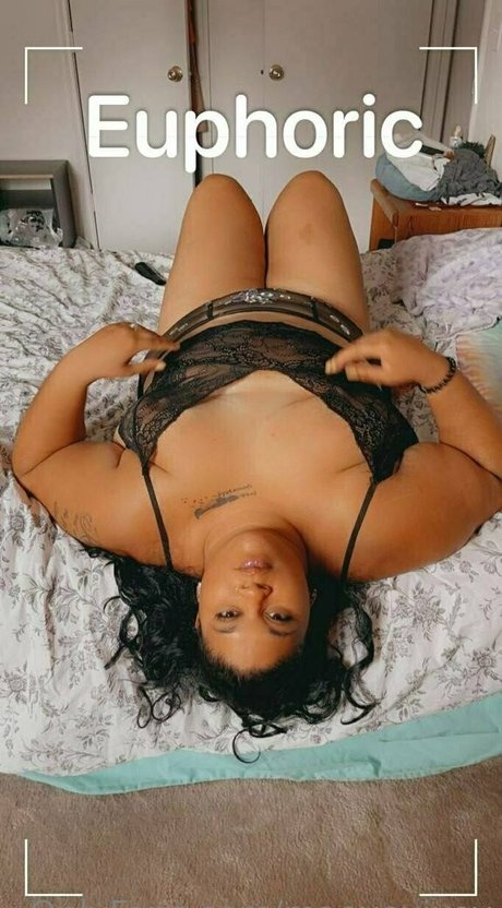 maevevixey exklusive nackten foto