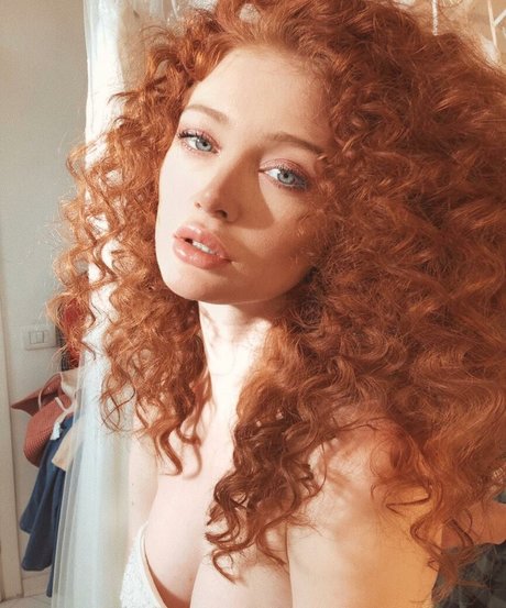 große rothaarige onlyfans top heiße fotos