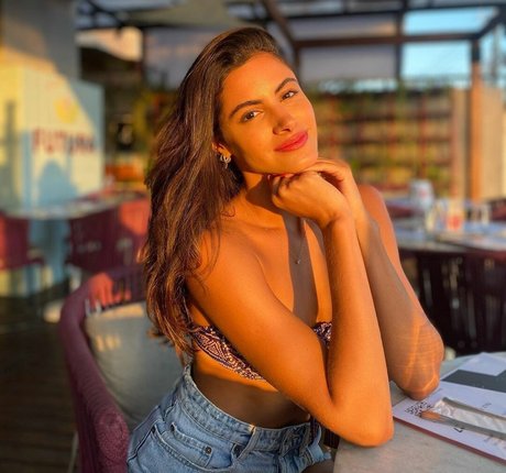 Leticia Salles model heiße bilder