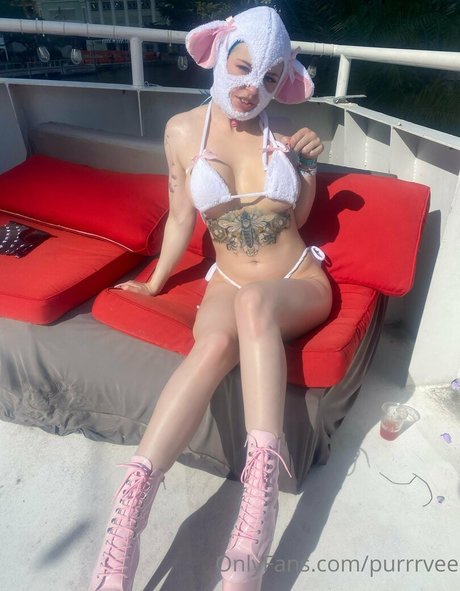 purrrvee top nackten foto