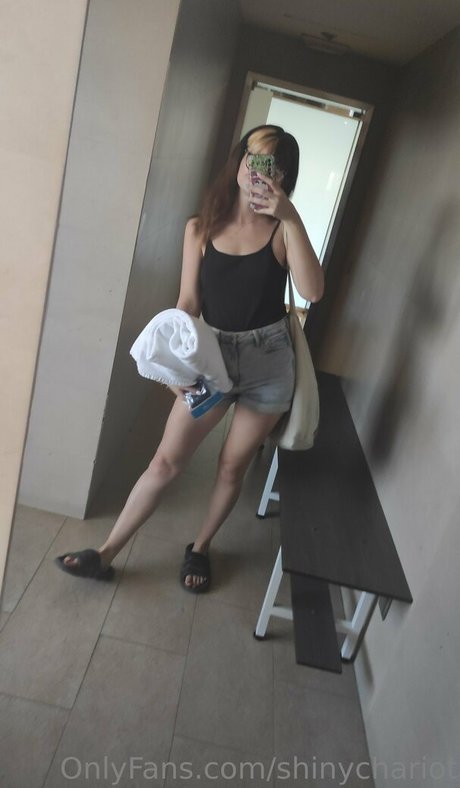 shinychariot heiße nackt galerie