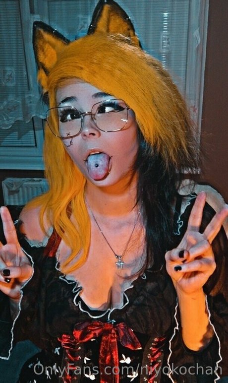 niyokochan schauspielerin perfekte fotos