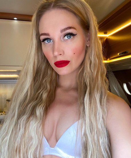 Kristina Asmus schauspielerin kunst foto