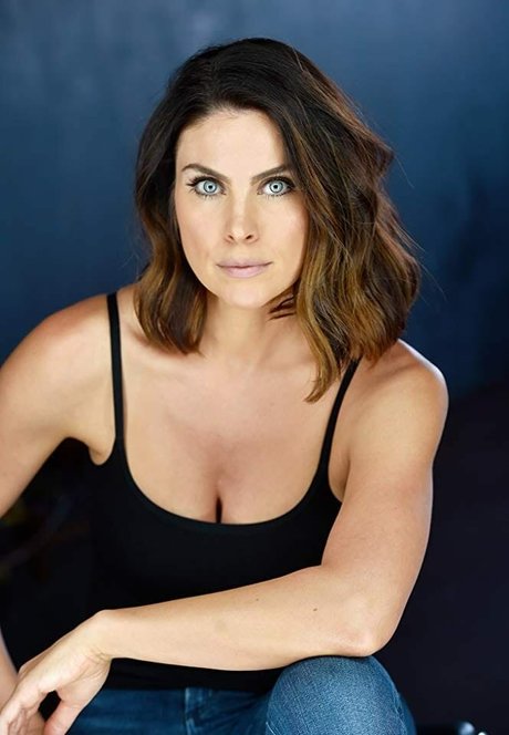 Nadia Bjorlin schöne galerie