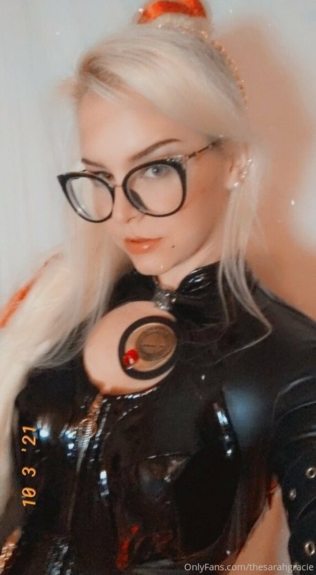 The Sarah Gracie erotische nackte bild