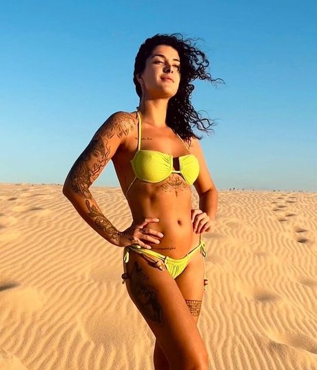 Giovana Fagundes nackt perfekte galerien