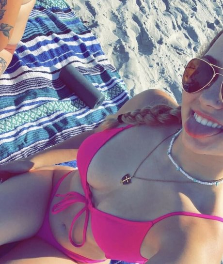 Alyssa Capps top pornografische archiv