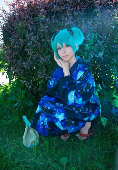 Saya Scarlet kunst fotos