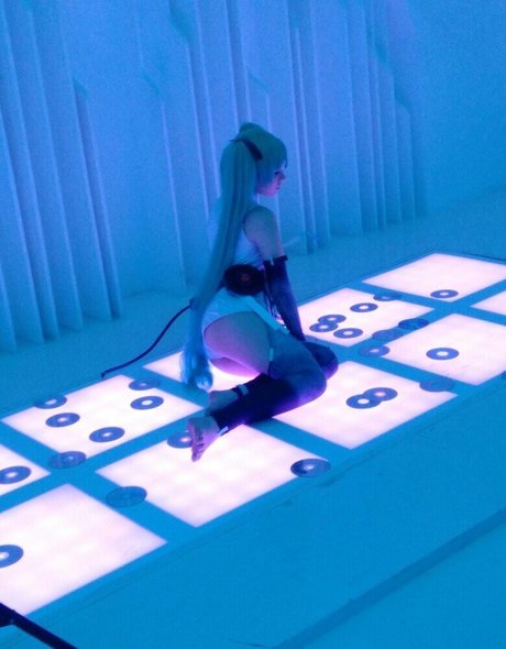 Saya Scarlet schöne nackte galerien