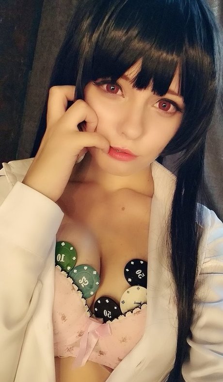 Saya Scarlet kostenlose nackt bild