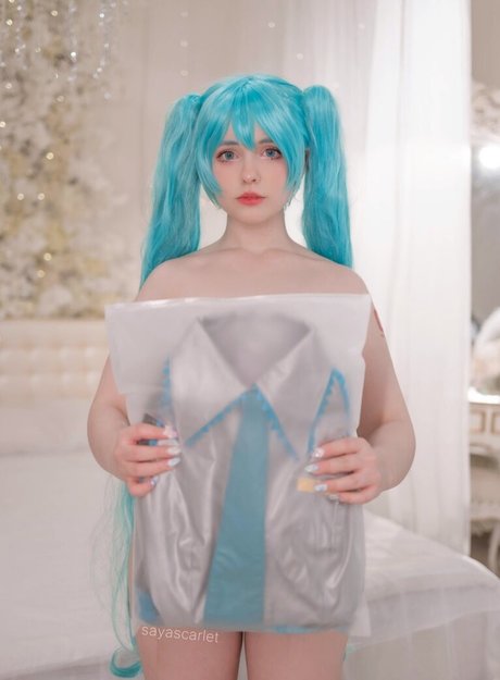 Saya Scarlet freie erotische bild