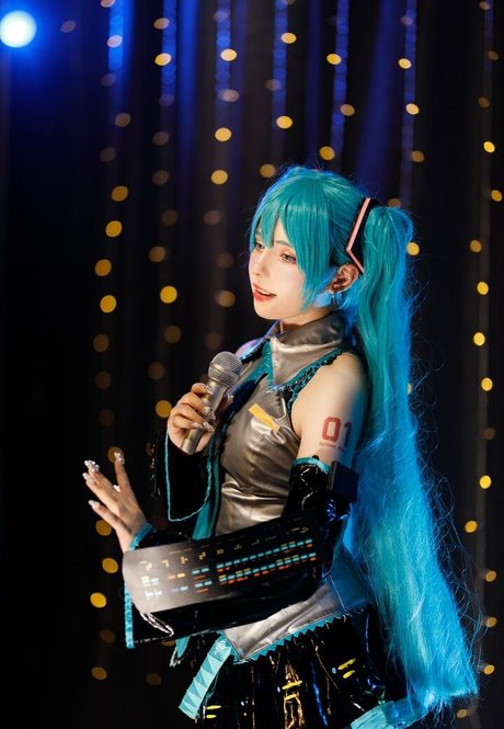 Saya Scarlet perfekte exklusive bilder